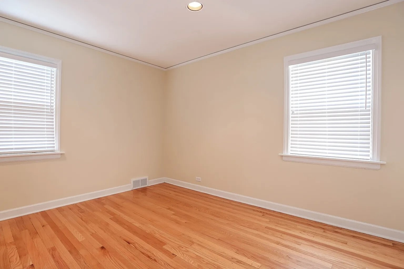 Building Photo - 226 S Prospect Ave