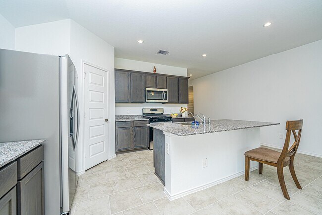 Building Photo - 1118 Appaloosa Ln