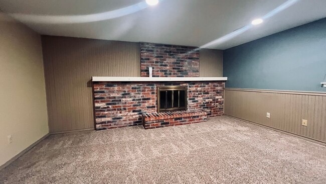 Building Photo - Spacious 4 Bed / 3 Bath Home in Southeast Wichita