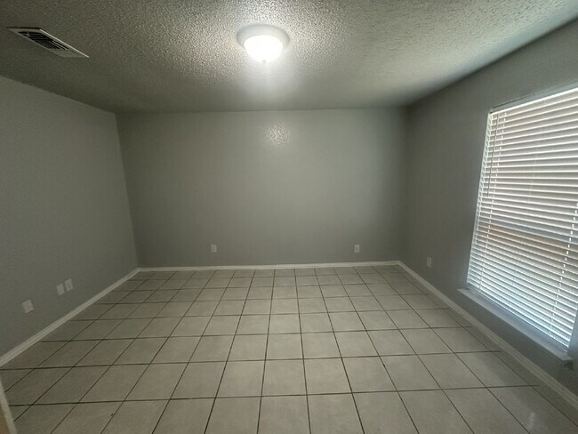 Building Photo - 1311 Hortencia Ave