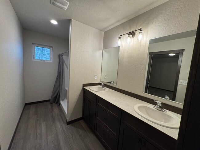 Building Photo - 12772 N Cavanaugh Dr