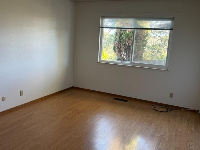 Building Photo - 1355 Palos Verdes Dr
