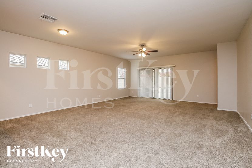 Building Photo - 8811 S 57th Ln