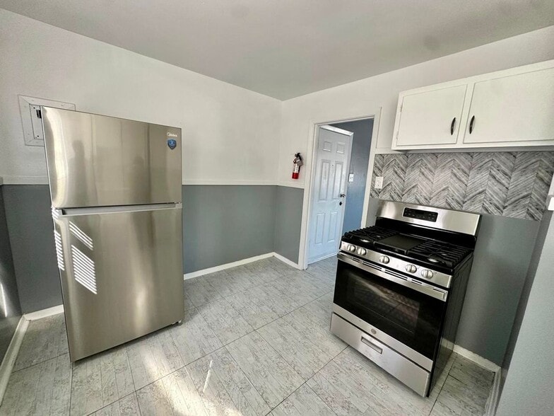 Building Photo - 212 S Fillmore St