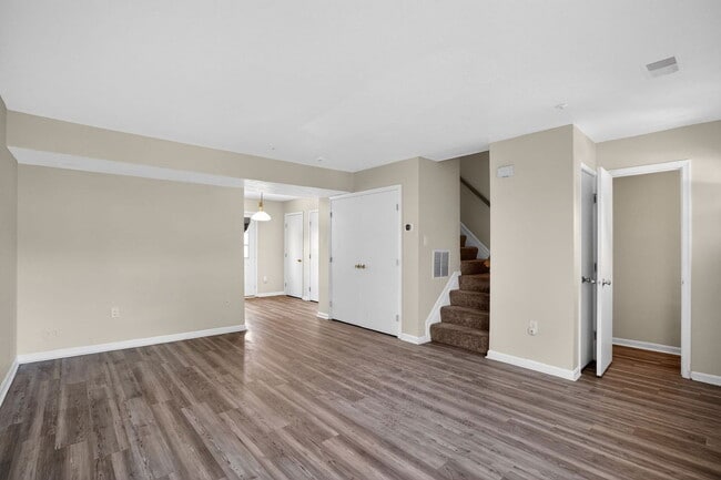 Building Photo - 46095 Maria Way