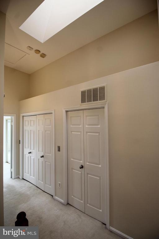 Building Photo - 6423 Little Potters Ln