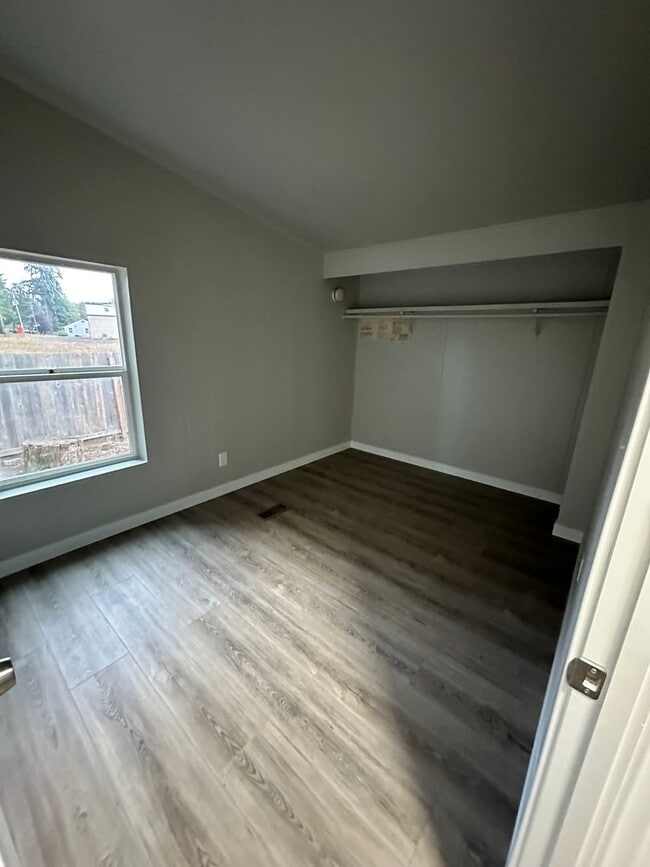 Building Photo - 3-bedroom 2 bath House