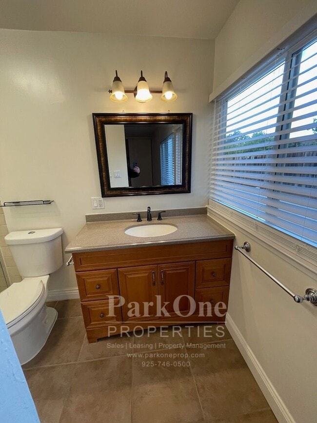 Building Photo - Nicely Update Home Now Available in the Crossings