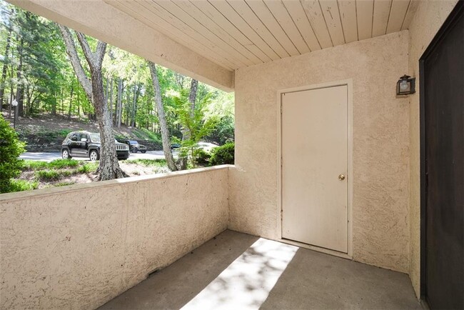 Building Photo - 607 Lismore SE