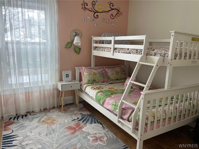 Building Photo - 836 Richmond Ave