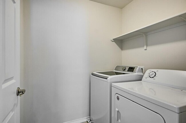 Building Photo - 6516 Alum Rock Cove