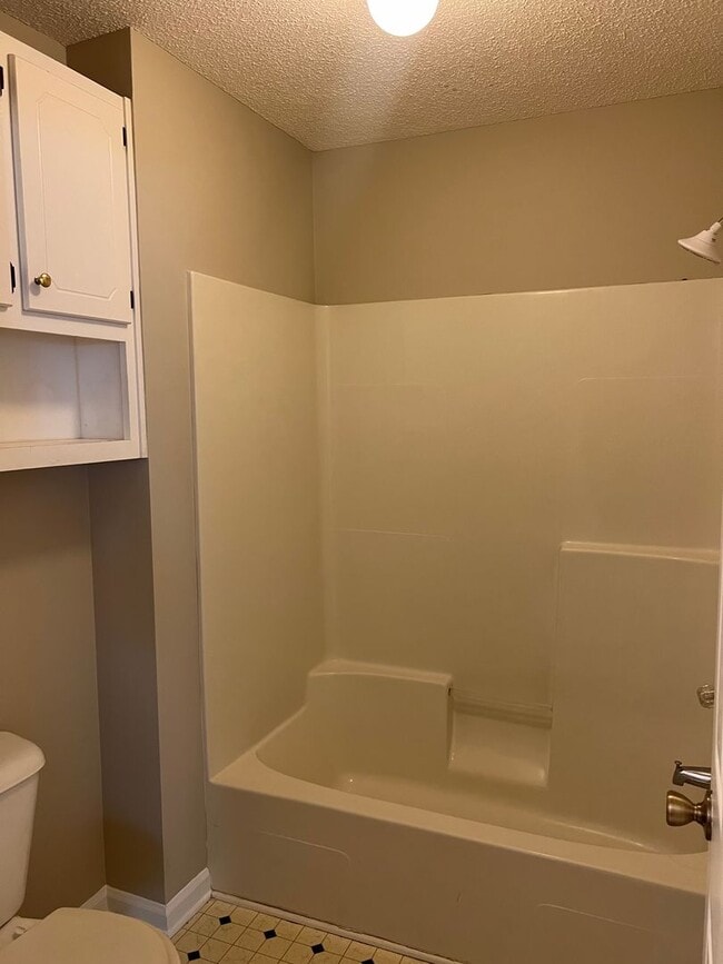 Building Photo - Available now-60 Woodfield Pl.