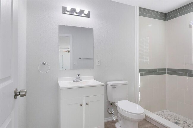 Building Photo - 454 21st St N