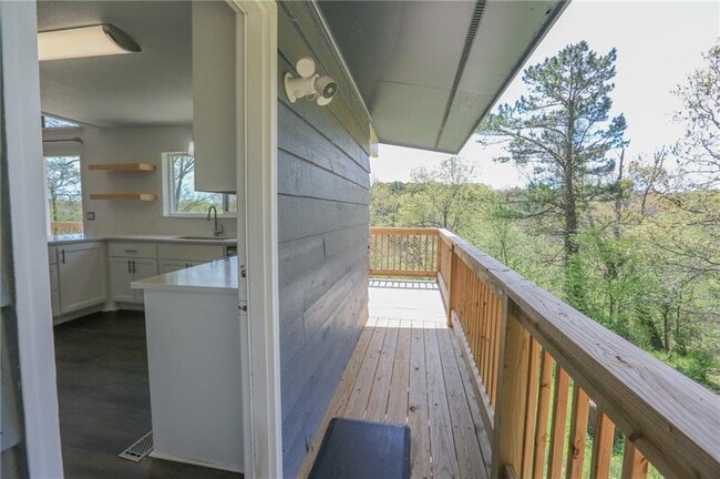 Building Photo - 42 Hope Dr