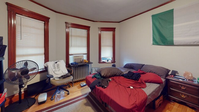 Building Photo - 60 Pinkert St