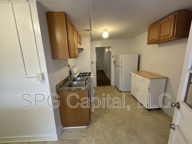 Building Photo - 61 E Middle St