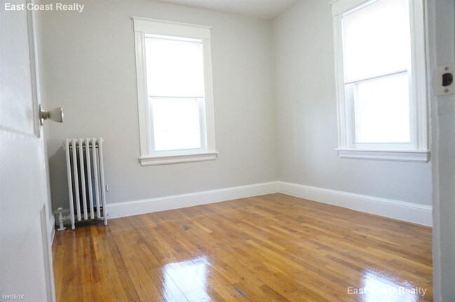 Building Photo - 25 Lourdes Ave