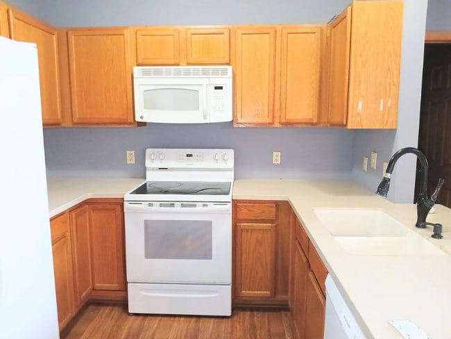 Building Photo - 670 Kingfisher Ln