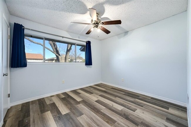 Building Photo - 9924 Chukar Bend