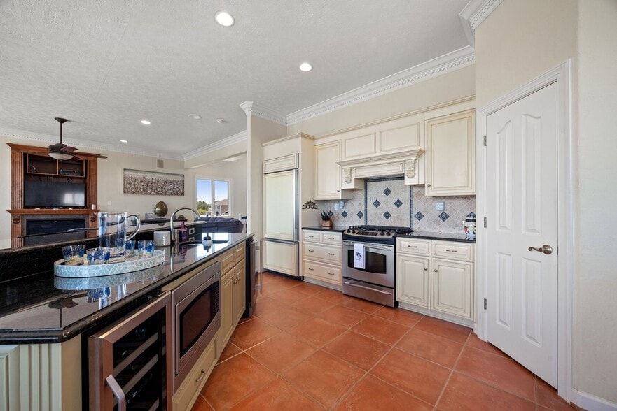 Building Photo - 811 N 1st St