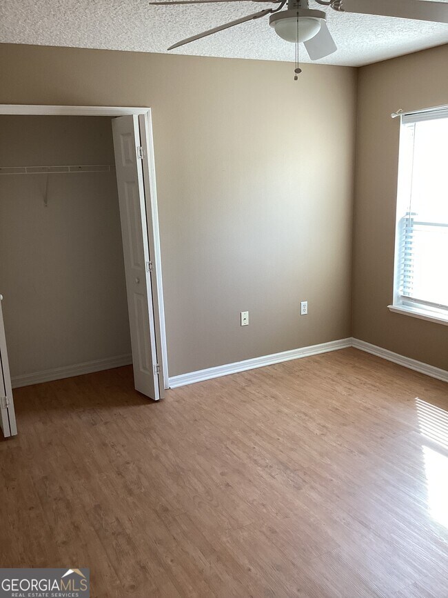 Building Photo - 258 Pine Bluff Dr