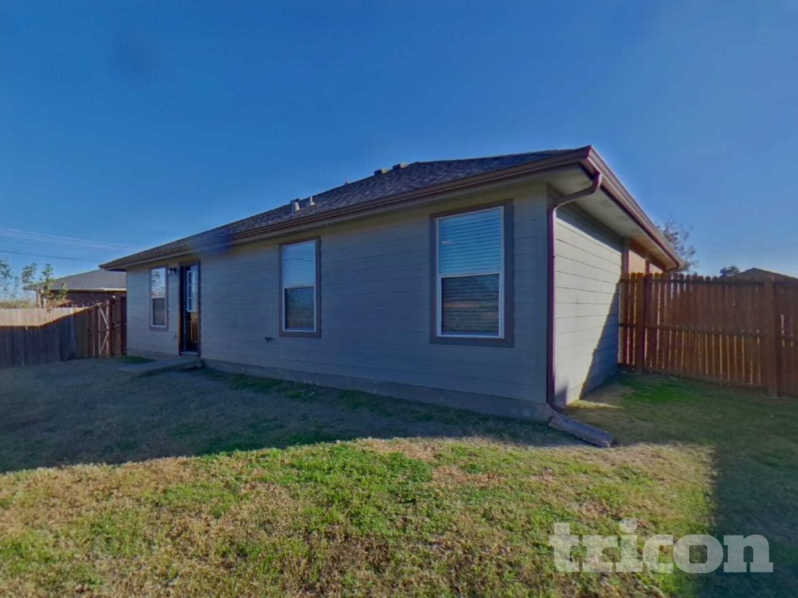 Building Photo - 104 Scarlet View