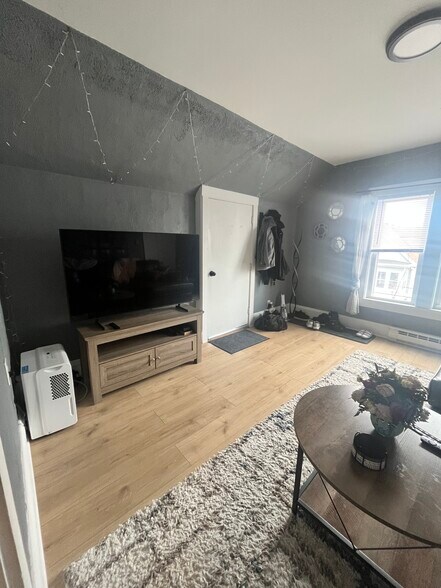 Building Photo - 27 Dearborn Ave