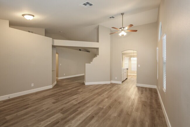 Building Photo - 4141 Oak Bay