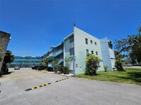 Building Photo - 1501 NE Miami Gardens Dr