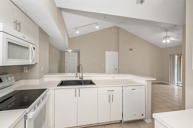 Building Photo - 3848 Lyons Rd