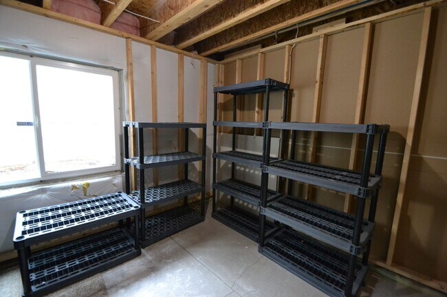 Building Photo - 7492 Amberly Dr