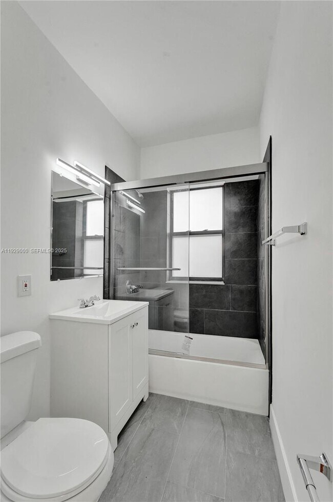 Building Photo - 1656 Polk St