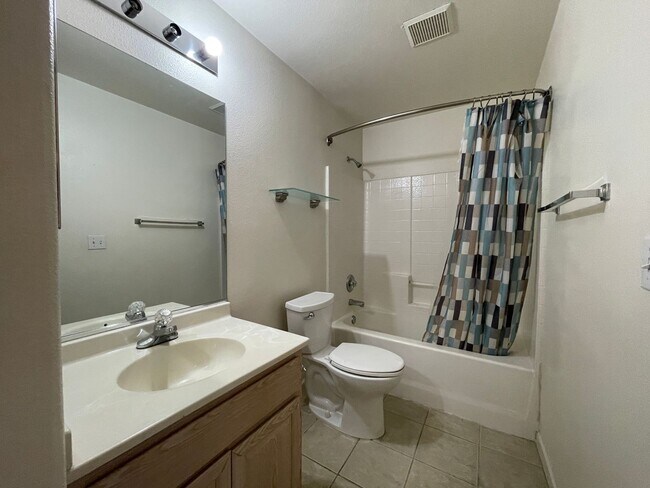 Building Photo - 1146 Opal St