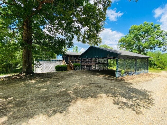 Building Photo - 3567 Blue Rd