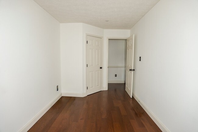 Building Photo - 707 Harvest Run Dr