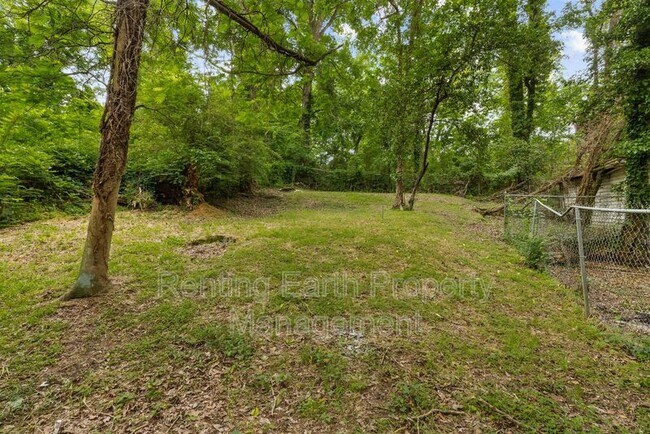Building Photo - 624 83rd Pl S