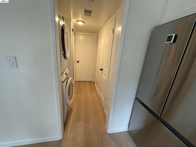 Building Photo - 157 El Dorado Common