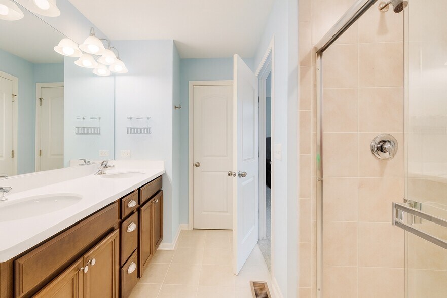 Building Photo - 1114 Evergreen Ave