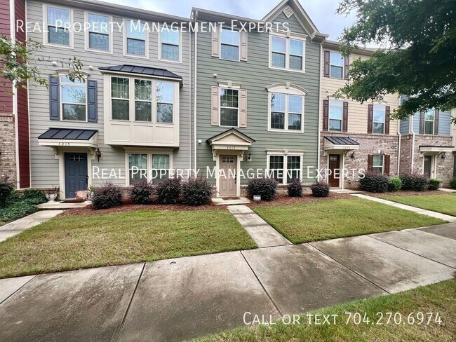 Primary Photo - 4019 Zilker Park Dr