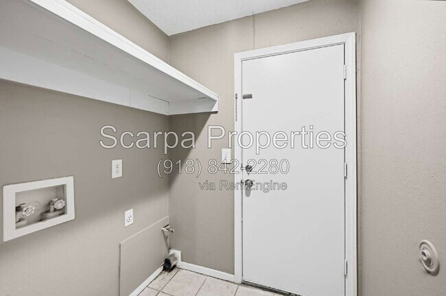 Building Photo - 3119 S 130th E Pl