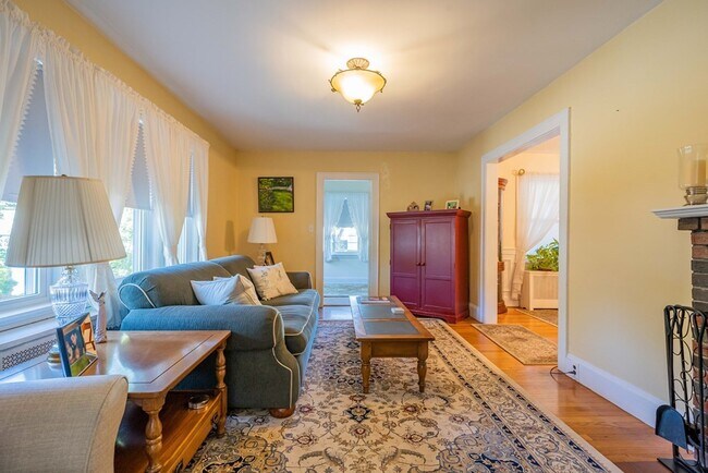 Building Photo - 22 Crescent Hill Ave