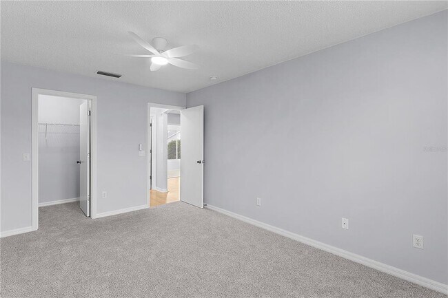 Building Photo - 807 Ramos Dr