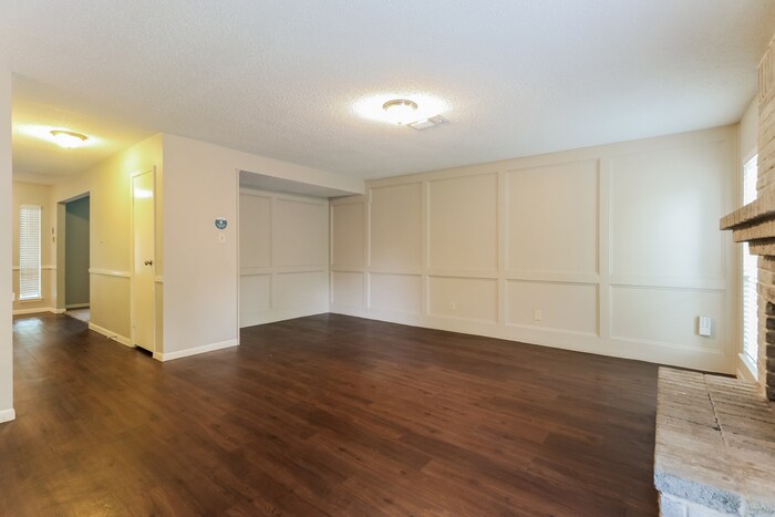 Building Photo - 18527 Sweetmeadow Dr