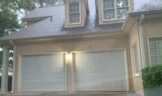 Building Photo - 80 Preswick Park Dr