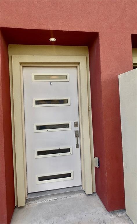 Building Photo - 14 W Daffodil Ave