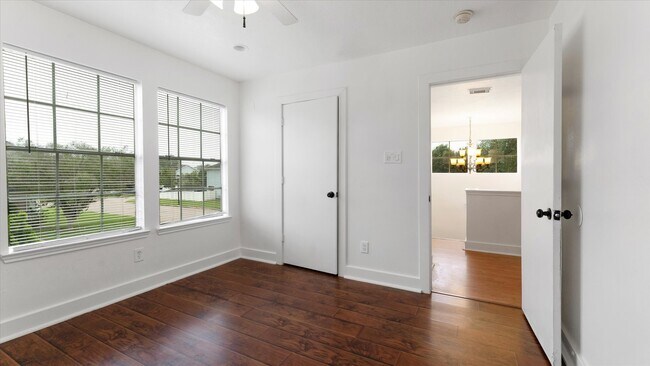 Building Photo - 3818 W Traditions Blvd