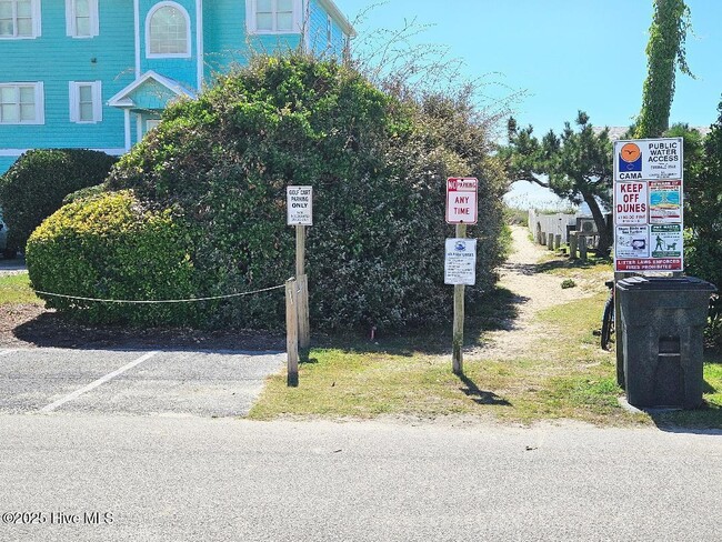 Building Photo - 109 Yaupon Dr