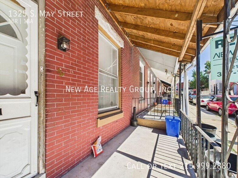 Building Photo - 1325 S May St