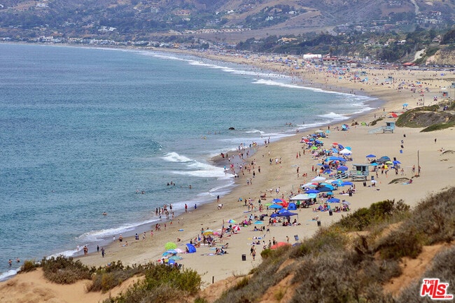 Building Photo - 6450 Lunita Rd