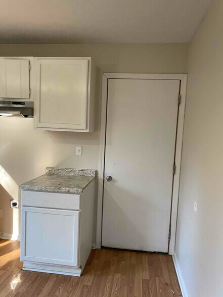 Building Photo - 9008 John Paul Ct
